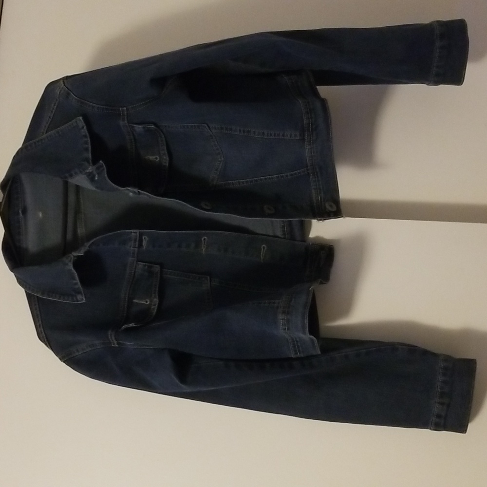 Size Medium Cropped Jean Jacket